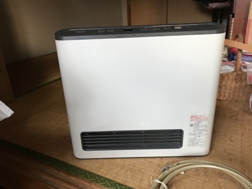 ガスファンヒーター