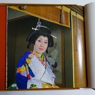 値下げしました！　【レア品】島倉千代子全集　歌手生活ニ十周年記念【ＬＰ７枚＋特典盤１枚＋写真入り別冊解説書】