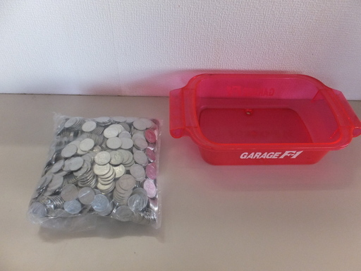 パチスロ用 スロット コイン メダル ドル箱付き 重さ約８ ６ｋｇ ２５パイ ドル箱は昔のタイプ ちゃん 本厚木のその他の中古あげます 譲ります ジモティーで不用品の処分