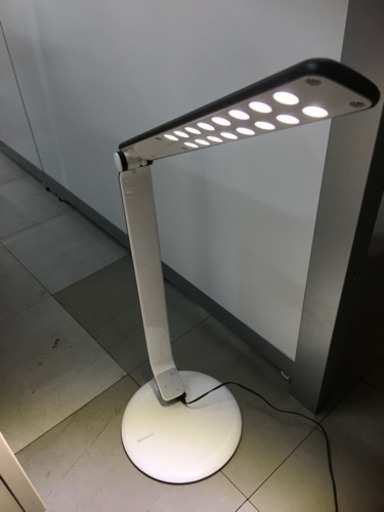 コイズミ LED 卓上スタンド照明 値下げしました！