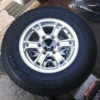 ハイエース✨スタッドレスタイヤ✨ハイエースタイヤ✨センターキャップ