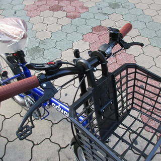 【新車】変速機付き折り畳み自転車　前かご付き