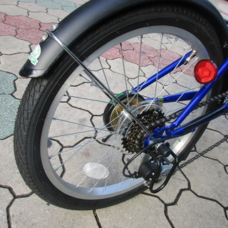 【新車】変速機付き折り畳み自転車　前かご付き