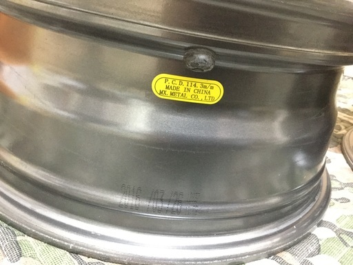 3ヶ月のみ使用タイヤ無しアルミホイール4本スタッドレスや普通タイヤ  