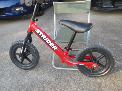 ストライダー足こぎスポーツ自転車