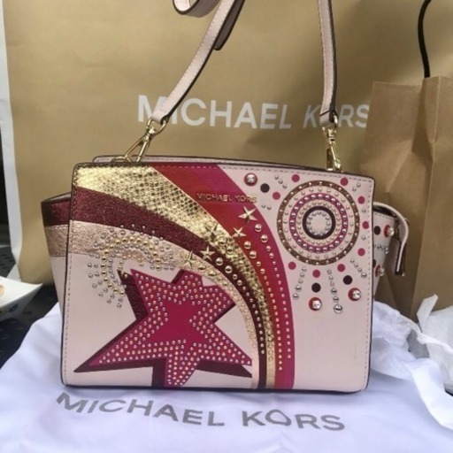 ★新品★日本未入荷品★Michael Kors ★最新モデルMichael Korsスタッズショルダーバッグ 可愛いバッグ