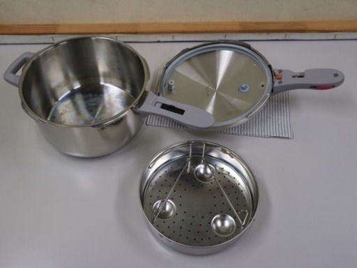 値引！  圧力鍋 内径22cm 4.5L