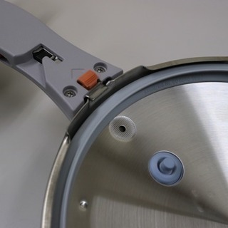 値引！  圧力鍋 内径22cm 4.5L