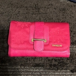 綺麗なピンク デシグアル長財布