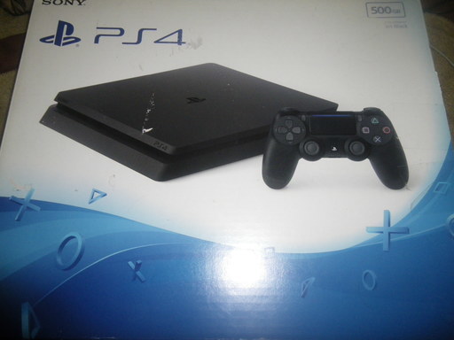 【発送可能】 PS4 CUH２０００ ジェットブラック ５００GB