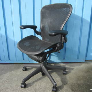 アーロンチェア　ハーマンミラー　Ｂタイプ　可動肘　ランバーサポート無し　事務イス　オフィスチェア　椅子