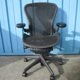 アーロンチェア　ハーマンミラー　Ｂタイプ　可動肘　ランバーサポート無し　事務イス　オフィスチェア　椅子