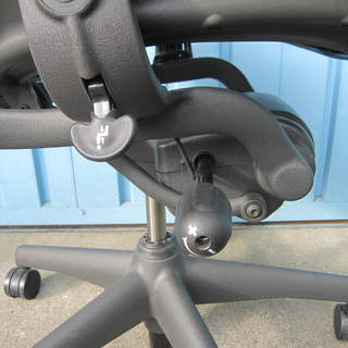 アーロンチェア　ハーマンミラー　Ｂタイプ　可動肘　ランバーサポート無し　事務イス　オフィスチェア　椅子