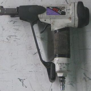 バラ（一本ずつ）釘打ち機　　日立　　1.2万