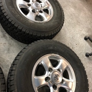 ランクル100 スタッドレスタイヤ 2020年製