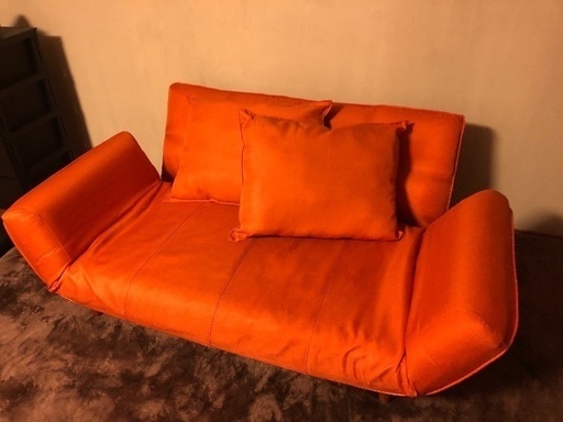 カラフル(オレンジ色)ソファー