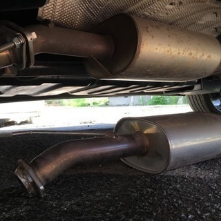 センターマフラー ヴェルファイア 20 アルファード中間マフラーD.A.Dギャルソン？