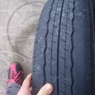 ハイエース タイヤ 4本セット