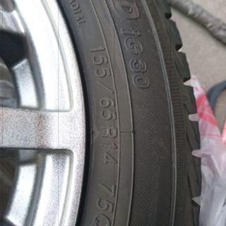 値下げ！N box スタッドレスタイヤ４本 ホイール、ナット16個付 155/65R14 75Q