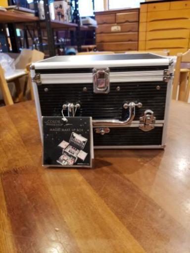 MAKE  UP  BOX　化粧品ボックス