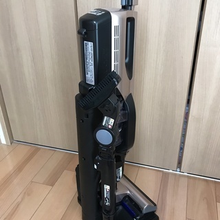 日立　コードレススティック掃除機　PV-BE700