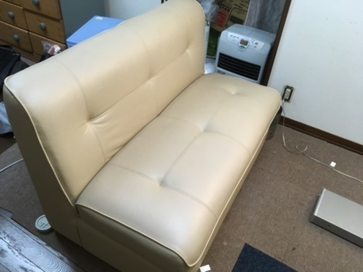 ソファ二人がけ！ 濃いめのベージュ！ 綺麗！