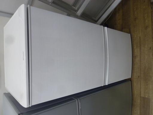 R 中古 SHARP ２ドア冷蔵庫 137Ｌ つけかえどっちもドア SJ-D14C 2017年製