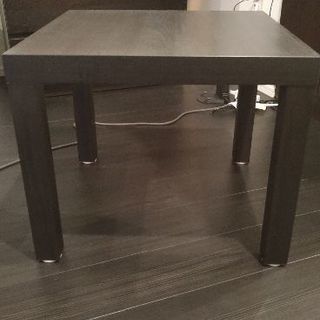 IKEAのテーブル