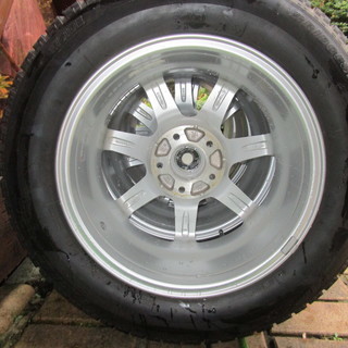 アルミホイル付きスタッドレスタイヤ４本 　205/60R16