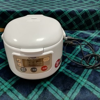 ★TIGER タイガー マイコン炊飯器 JAU-A550 3合炊...