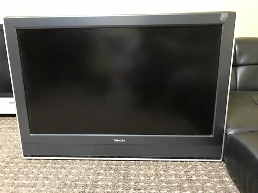 TOSHIBA / 32インチ / 液晶カラーテレビ / 壁掛け使用