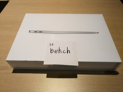 新品 Apple MacBook Air 2018 Retinaディスプレイ シルバー MREA2J/A  来年12月までApple保証あり