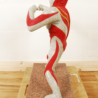 7292　御影石　ウルトラマン　石像　オブジェ　彫刻　置物　高さ65.5ｃｍ　重量32ｋｇ　アントレ