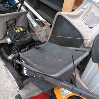 アメリカ製バケット付き芝刈り機5馬力