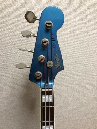 FENDERのJAZZ BASSです。