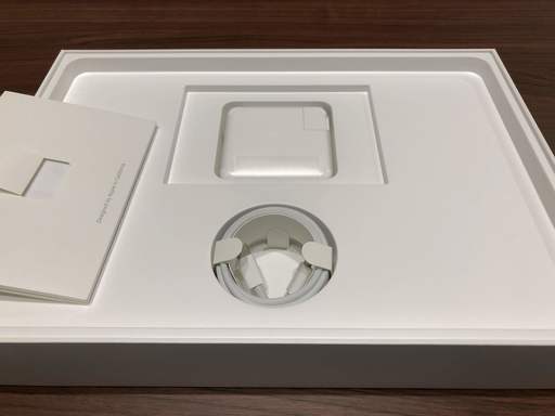 MacBook Pro 2017 13インチ　スペースグレー　Touch Bar有りモデル