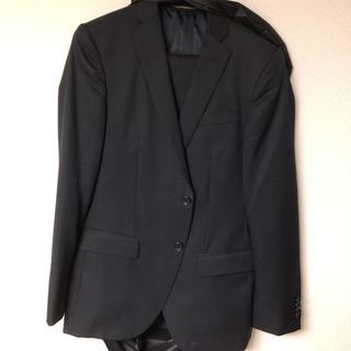 スーツ(黒に近い濃紺)、サイズA6、股下約81cm 