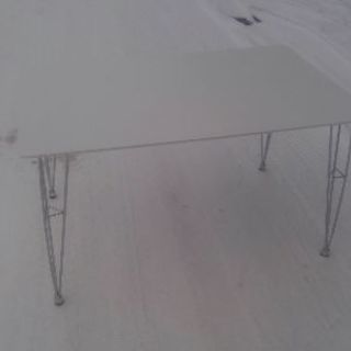 ニトリ　白いダイニングテーブル