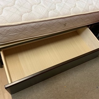服部家具で５年前に購入セミダブルベッド 引出し付 - ベッド