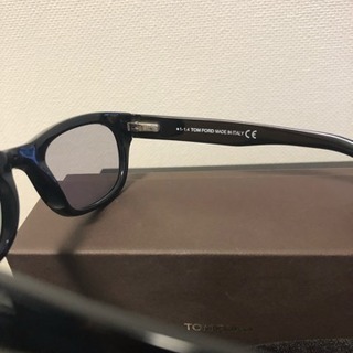 tomford サングラス ブルーレンズ