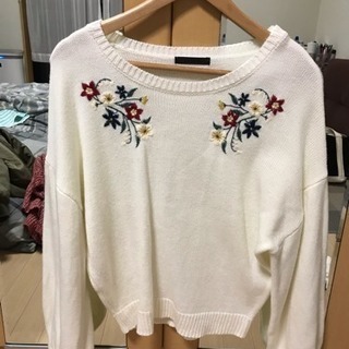 刺繍入りニット♡