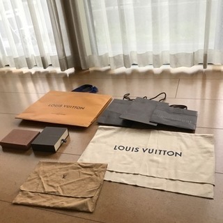 ルイ・ヴィトンのショップ袋と箱