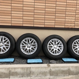 スタッドレスタイヤ新品未使用215/65R16