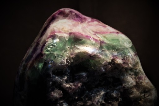 蛍石6.0㎏　フローライト原石　全面磨き　鉱物標本　飾り石　鑑賞石　「天才の石」