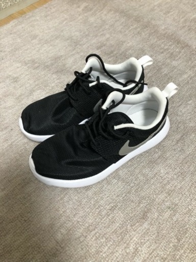 Nike 子供靴 スニーカー 黒 新品 ゆろ 調布のキッズ用品の中古あげます 譲ります ジモティーで不用品の処分 Nike 子供靴 スニーカー 黒 新品 ゆろ 調布のキッズ用品の中古あげます 譲ります ジモティーで不用品の処分