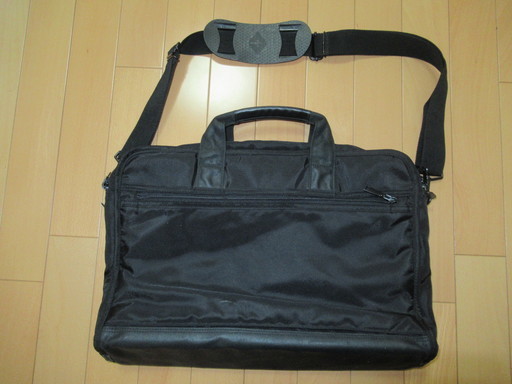 ユニクロビジネスバッグ２way のん 亀岡のバッグ その他 の中古あげます 譲ります ジモティーで不用品の処分