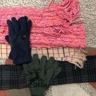 セーター、マフラー、手袋