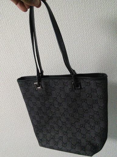 GUCCI　バッグ　布袋あります。