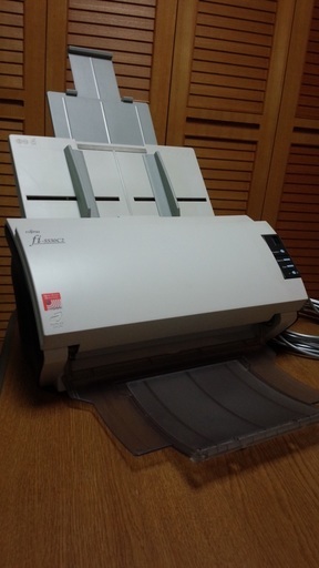 A3両面連続高速カラースキャナ 富士通fi-5530C2 をお譲りします。