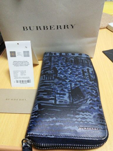 バーバリー　ラウンドファスナー長財布